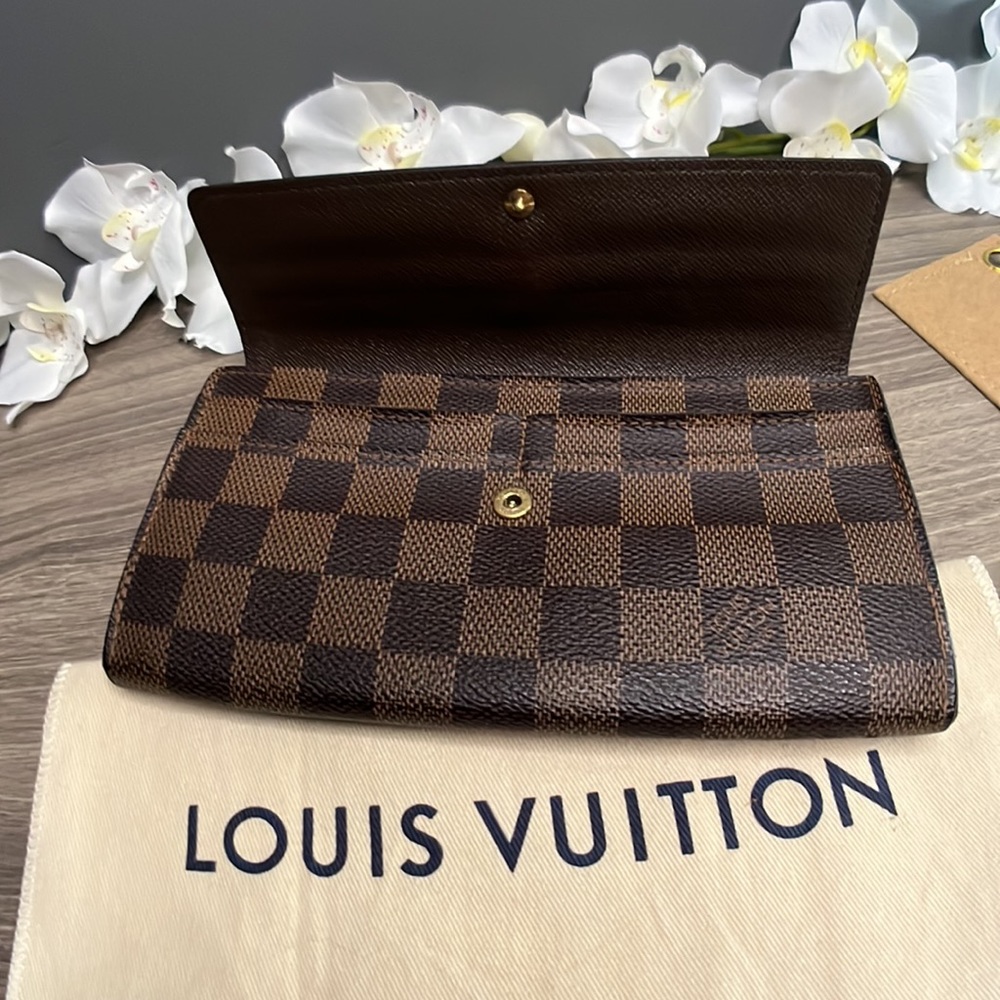 Louis Vuitton Wallet - Damier - Picture 7 of 17